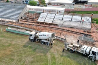 Estádio Camacho avança com concretagem da nova arquibancada