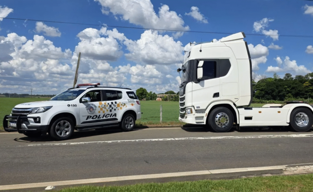 Operação da PF mira quadrilha de roubos de cargas e caminhões em SP a