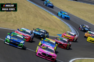 Nascar retorna ao Velocitta com disputa acirrada por títulos a 2 etapas do fim.